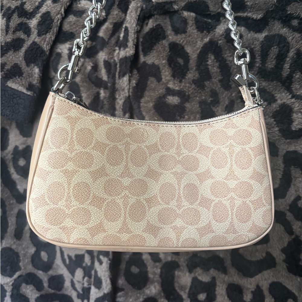 Coach Shoulder Bag - Picture 2 of 3